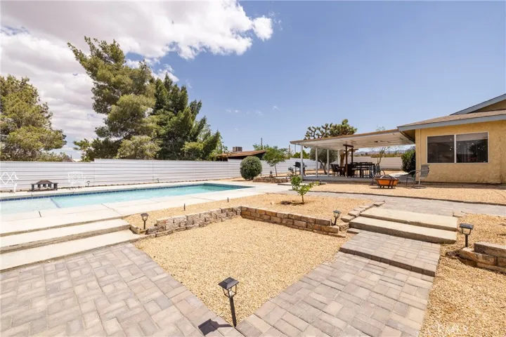 7279 Balsa Avenue, Yucca Valley, California 92284