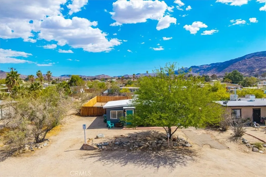 74825 Alta Loma Drive, 29 Palms, California 92277 home-pic-2