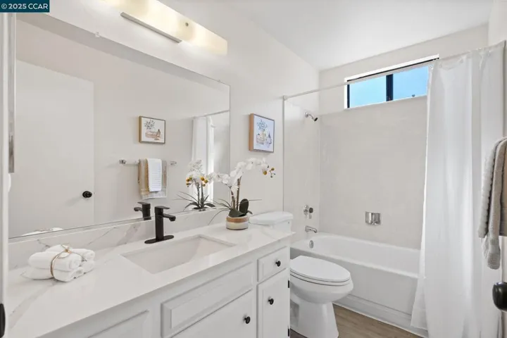 1050 Mohr Ln A, Concord, California 94518