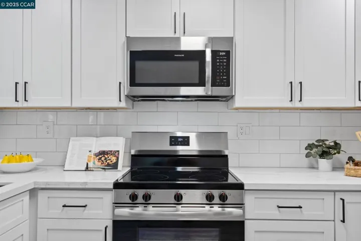 1050 Mohr Ln A, Concord, California 94518