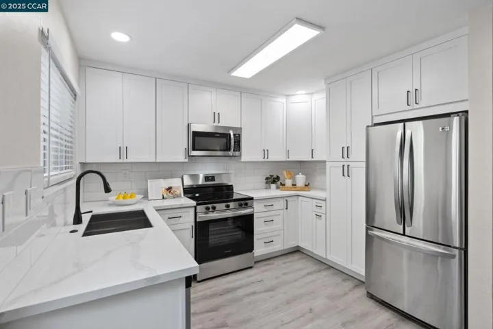 1050 Mohr Ln A, Concord, California 94518