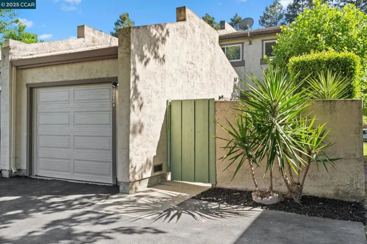 1050 Mohr Ln A, Concord, California 94518