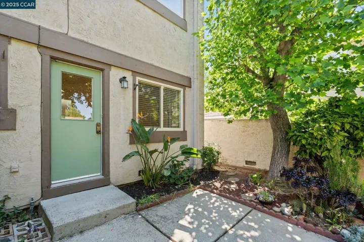 1050 Mohr Ln A, Concord, California 94518