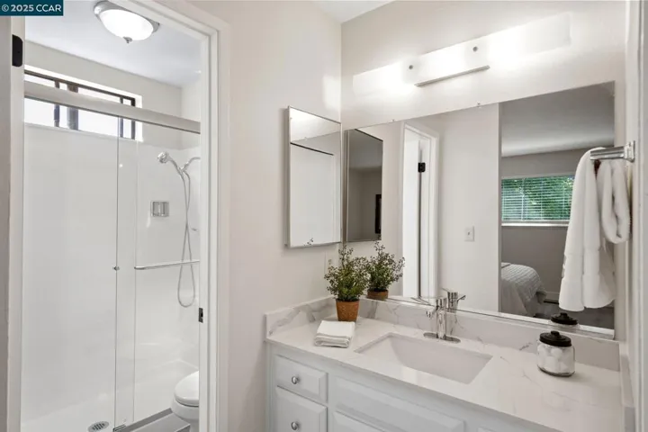1050 Mohr Ln A, Concord, California 94518