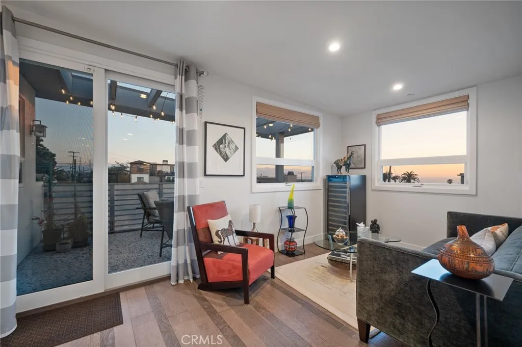1074 7th Street 2, Hermosa Beach, California 90254 home-pic-41
