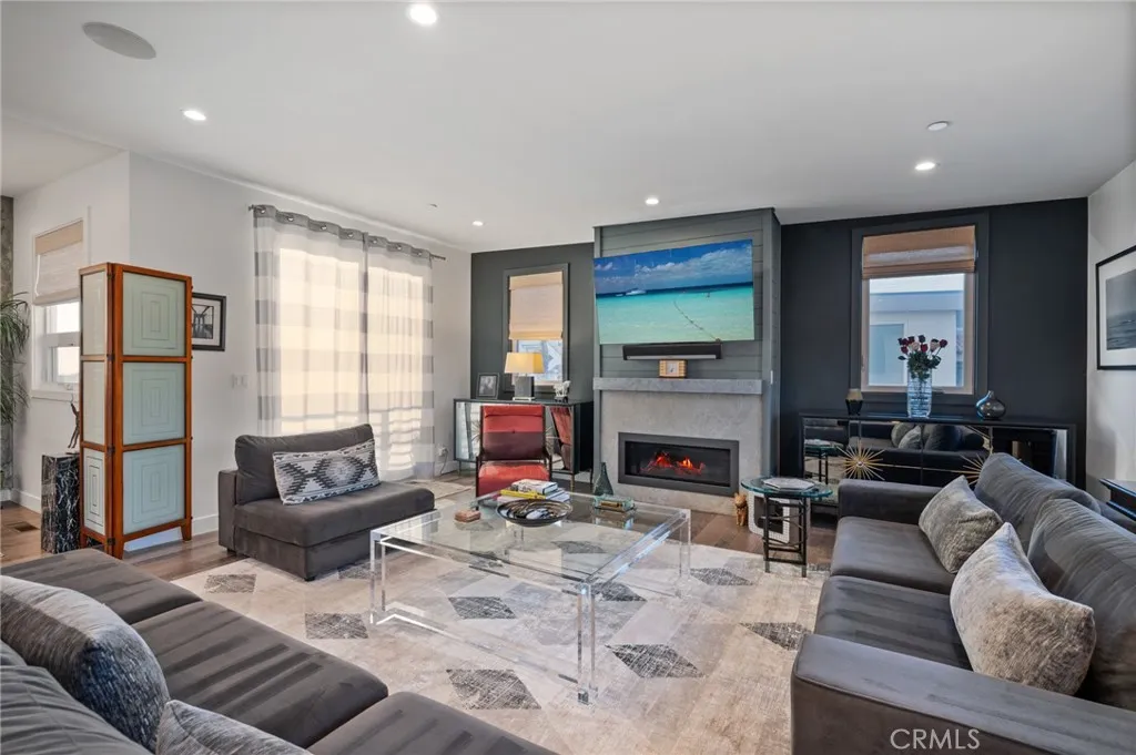 1074 7th Street 2, Hermosa Beach, California 90254 home-pic-29