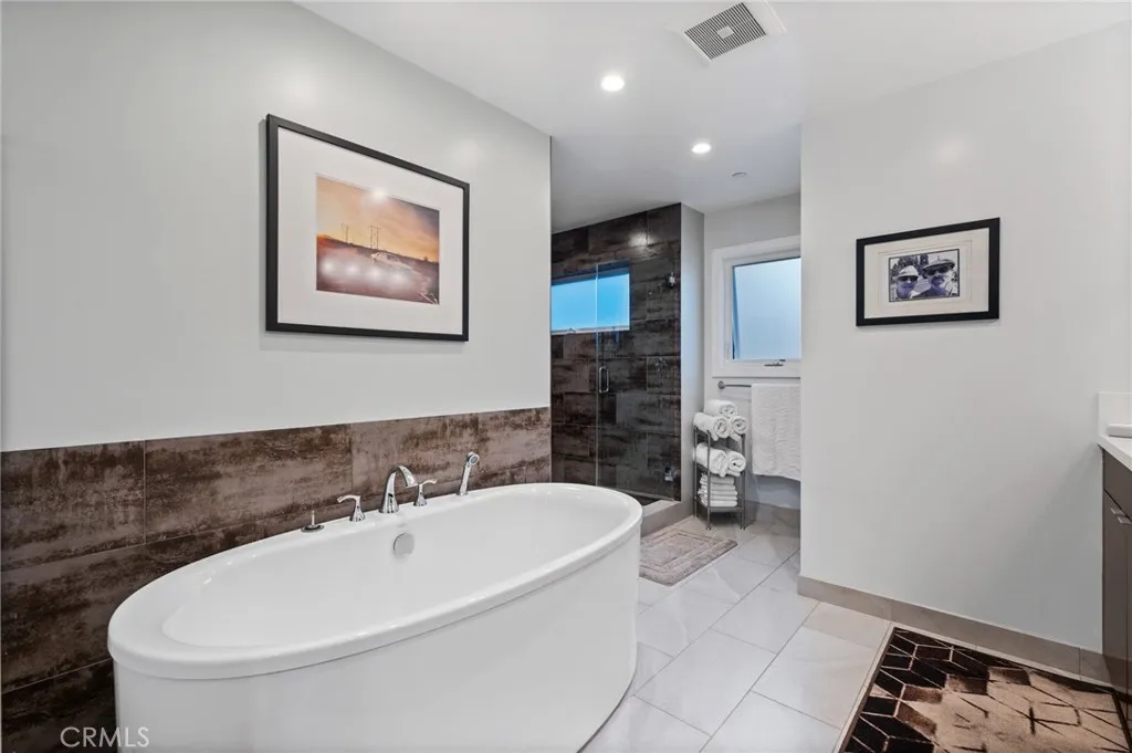 1074 7th Street 2, Hermosa Beach, California 90254 home-pic-22