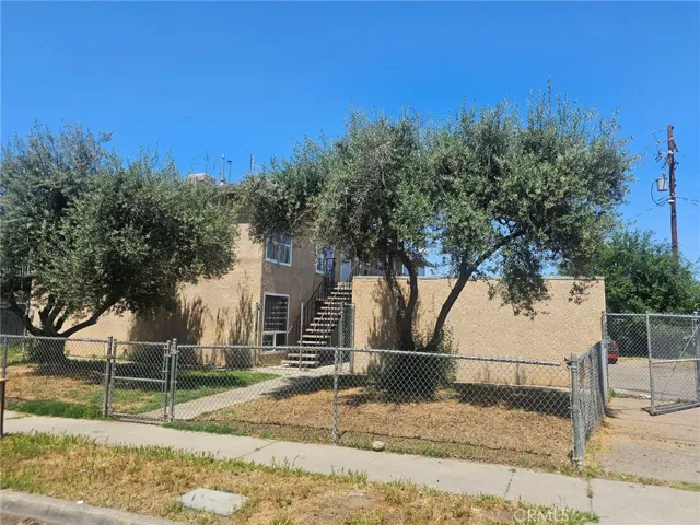 5 E Saginaw Way, Fresno, California 93704