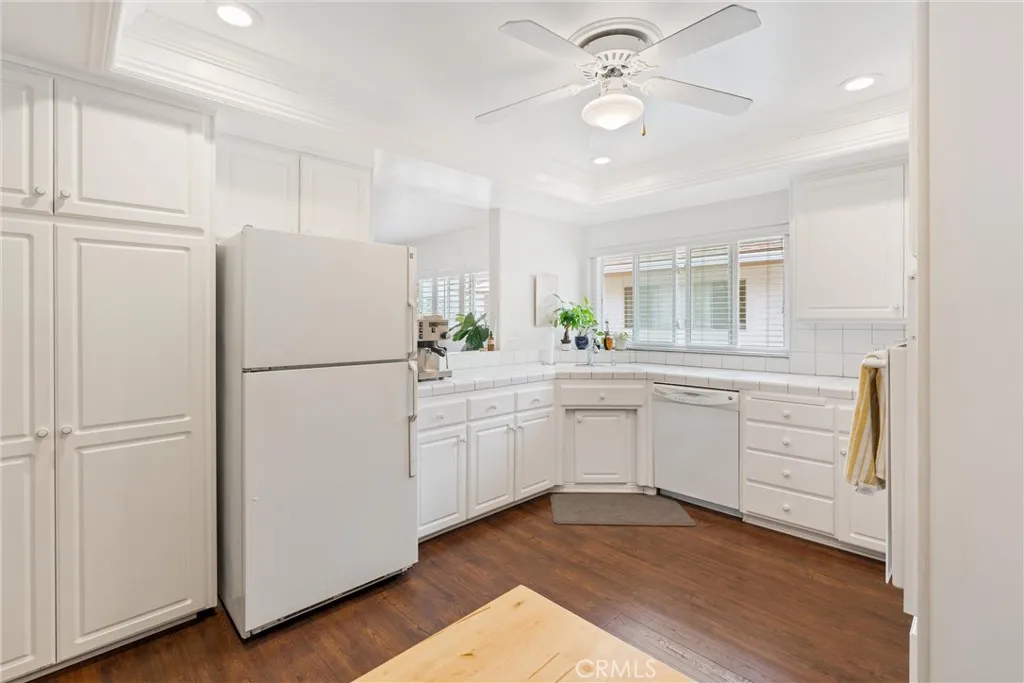 1354 Shadow Lane D, Fullerton, California 92831 home-pic-9