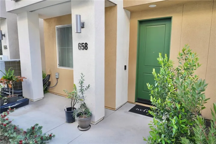 658 Pomelo Court, Covina, California 91723