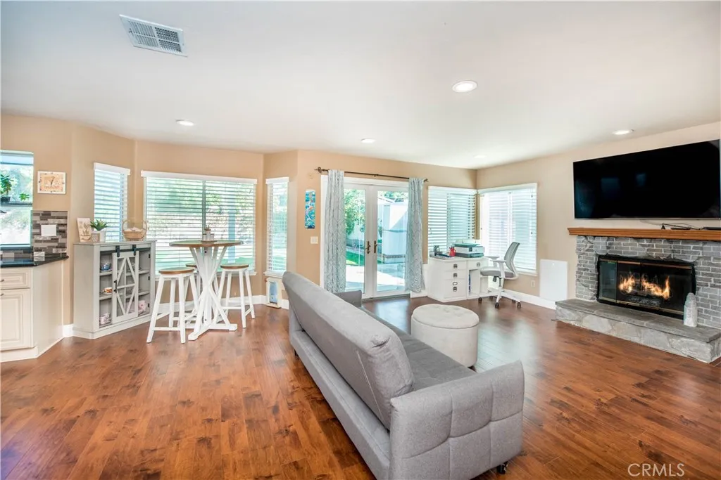 3251 Mountainside Drive, Corona, California 92882 home-pic-11