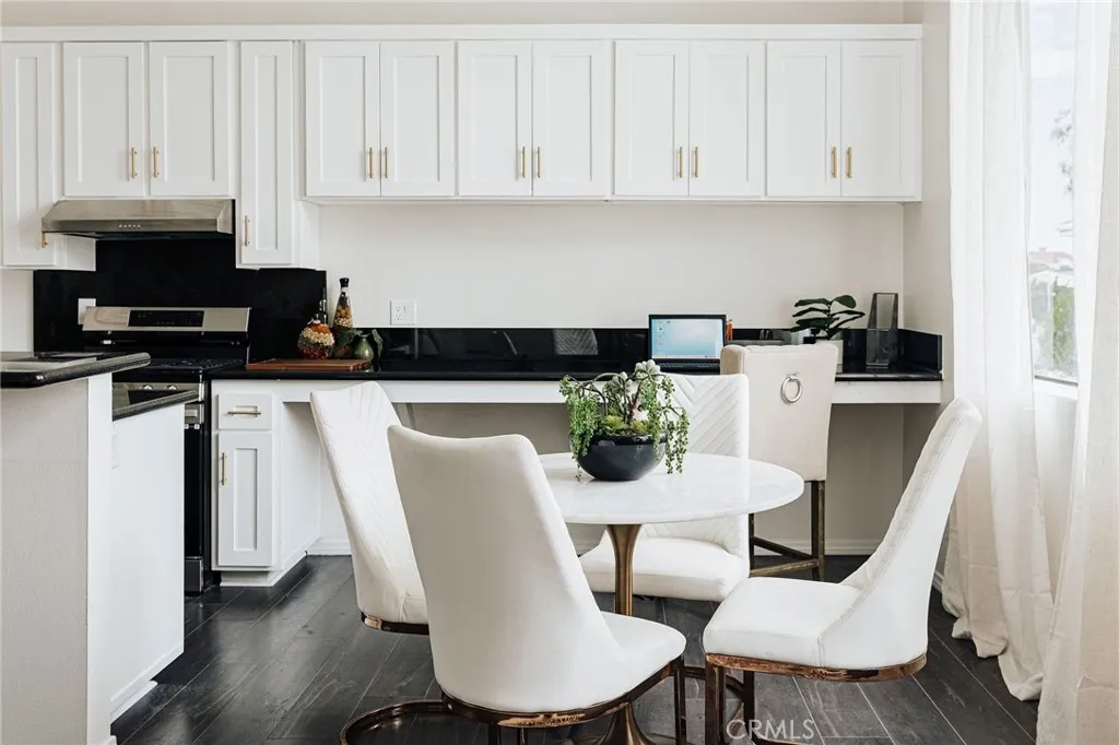 4652 Don Lorenzo Drive A, Los Angeles, California 90008 home-pic-5