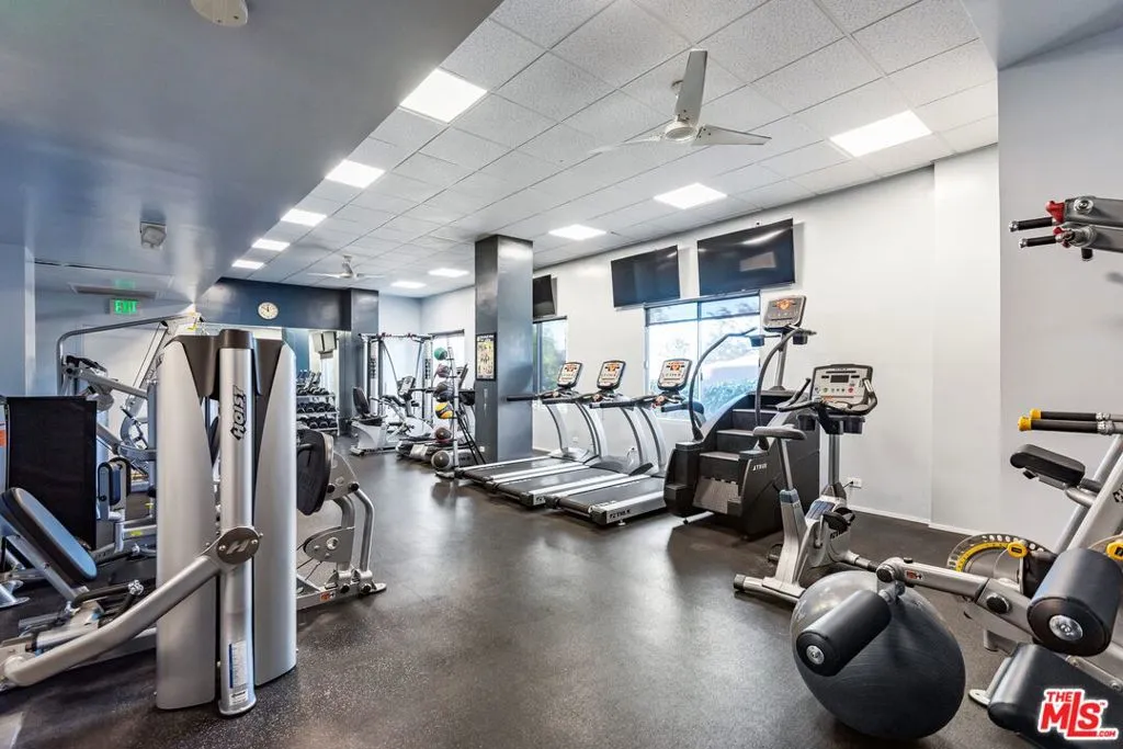 10501 Wilshire Boulevard 1902, Los Angeles, California 90024 home-pic-25