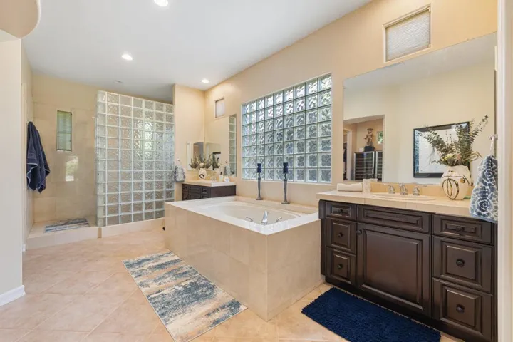 54-web-or-mls-2H8A3379
