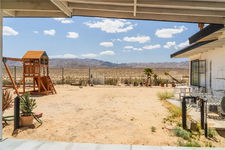 4960 Shoshone Valley, 29 Palms, California 92277
