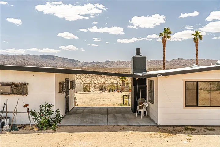 4960 Shoshone Valley, 29 Palms, California 92277