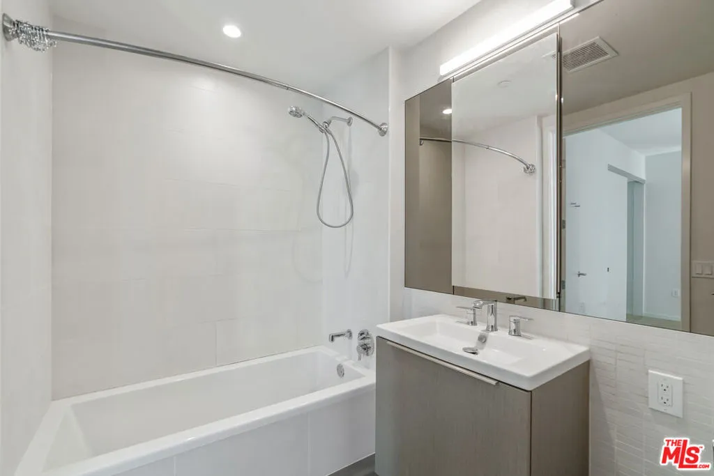 889 Francisco Street 3801, Los Angeles, California 90017 home-pic-10