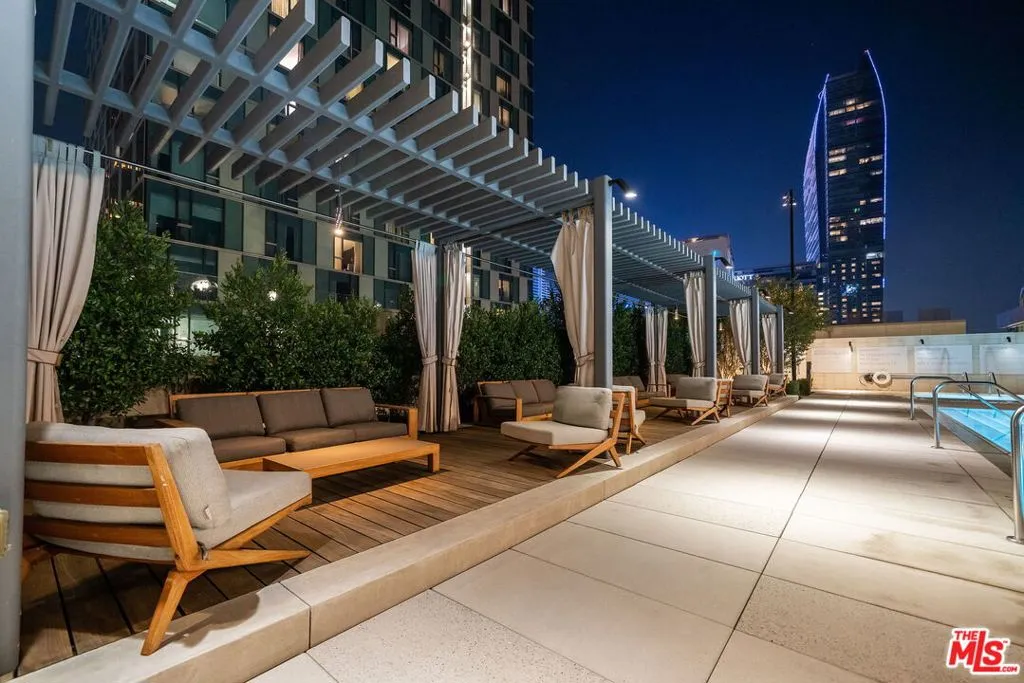 889 Francisco Street 3801, Los Angeles, California 90017 home-pic-3