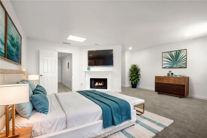 Master site with it's own fireplace!