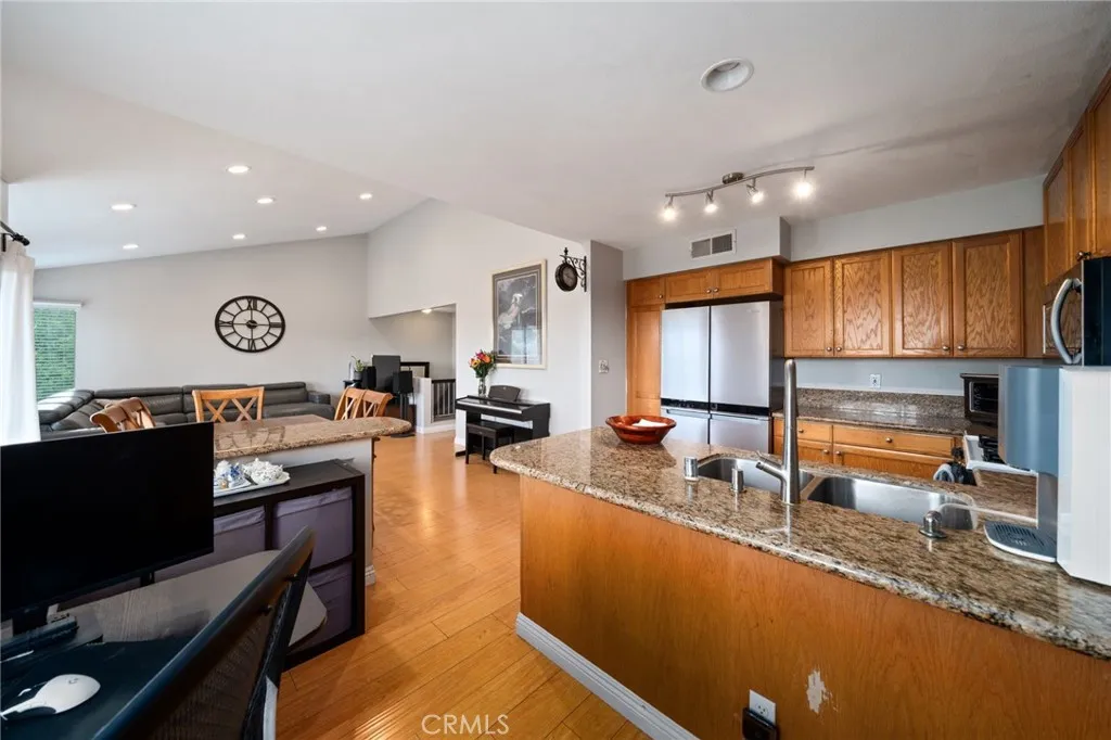 15796 Midwood Drive 6, Granada Hills, California 91344 home-pic-9