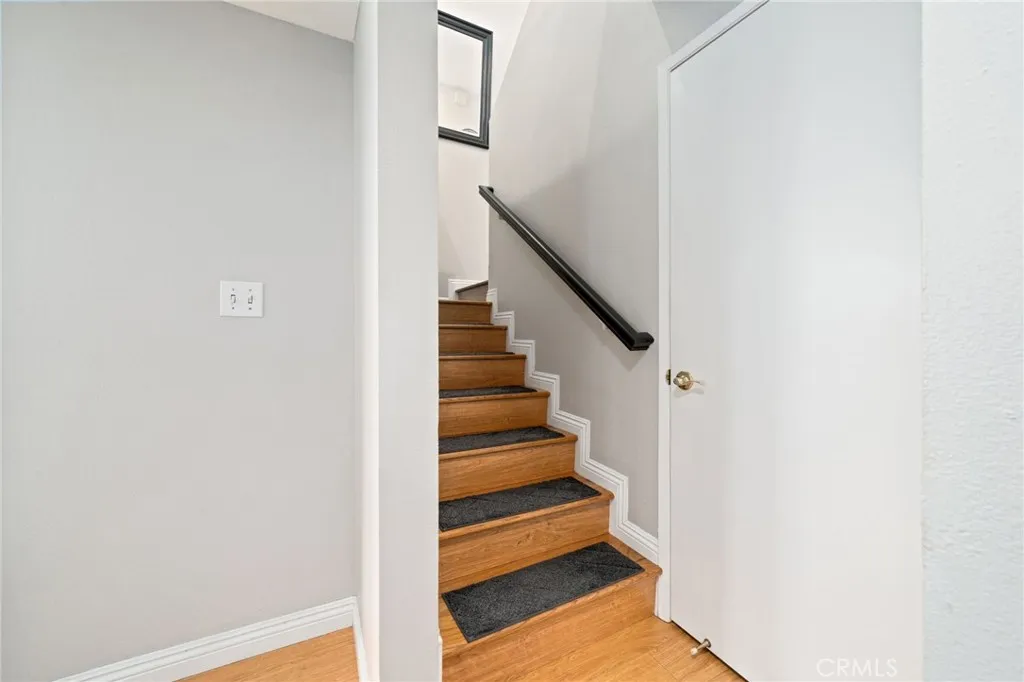 15796 Midwood Drive 6, Granada Hills, California 91344 home-pic-20