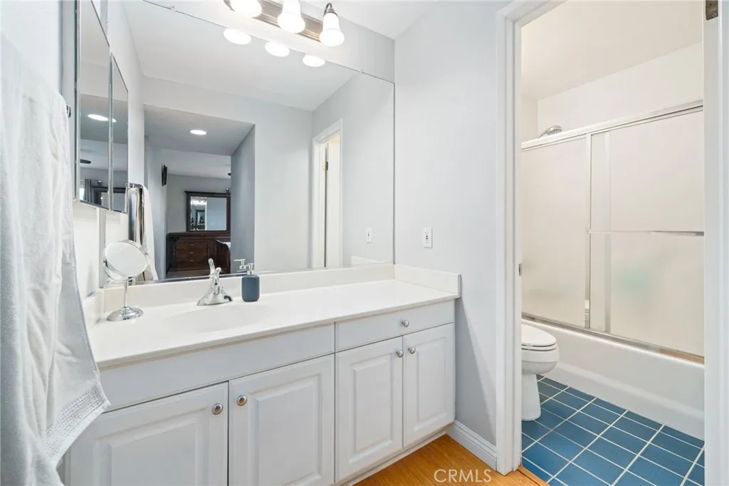 15796 Midwood Drive 6, Granada Hills, California 91344 home-pic-23