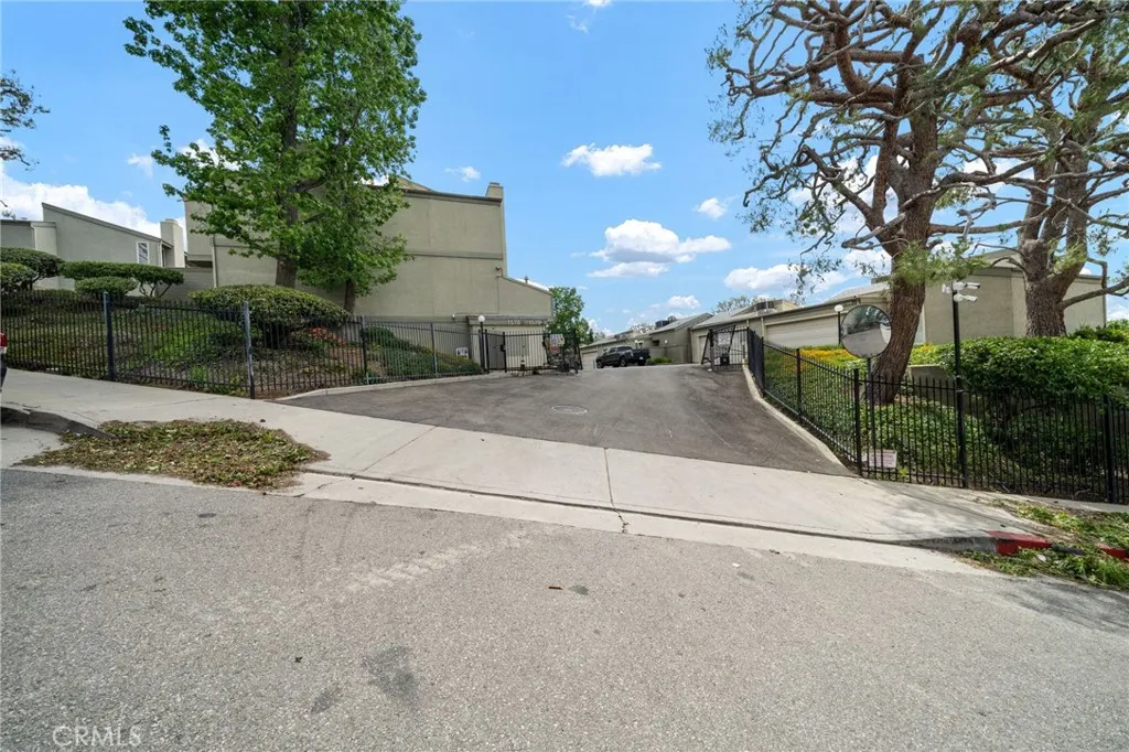 15796 Midwood Drive 6, Granada Hills, California 91344 home-pic-39