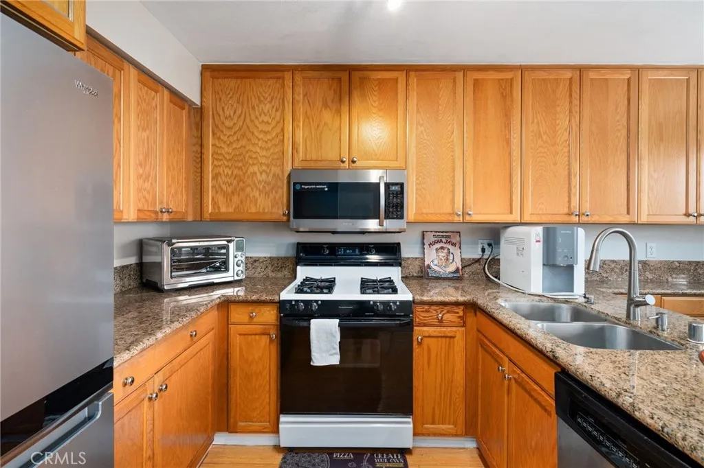 15796 Midwood Drive 6, Granada Hills, California 91344 home-pic-11