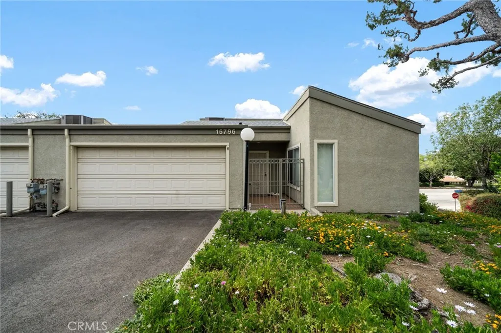 15796 Midwood Drive 6, Granada Hills, California 91344 home-pic-1