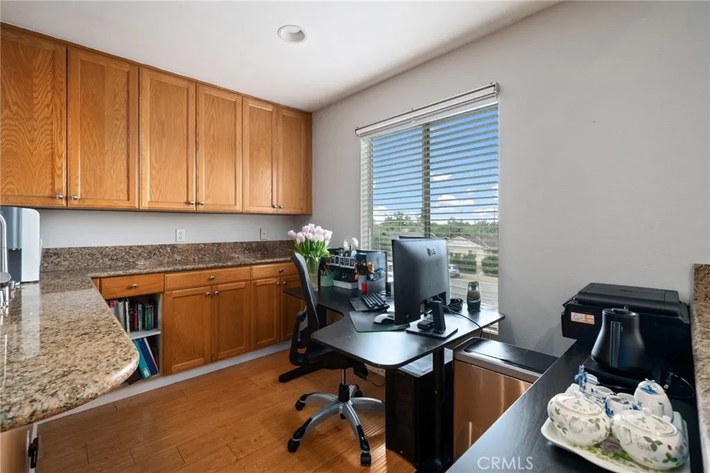 15796 Midwood Drive 6, Granada Hills, California 91344 home-pic-12