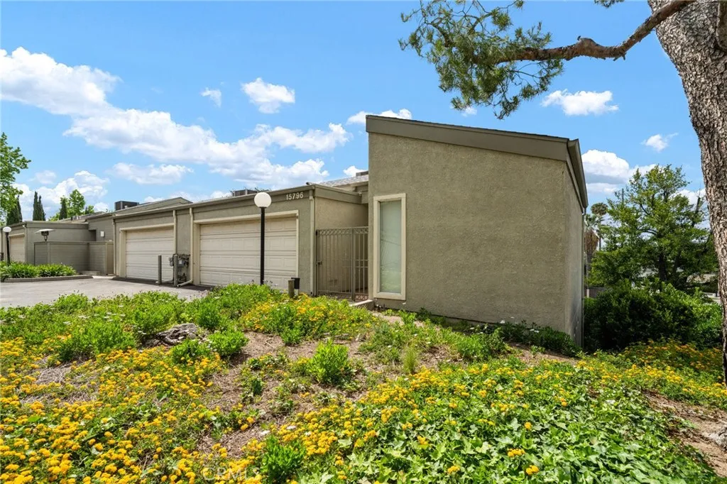 15796 Midwood Drive 6, Granada Hills, California 91344 home-pic-2