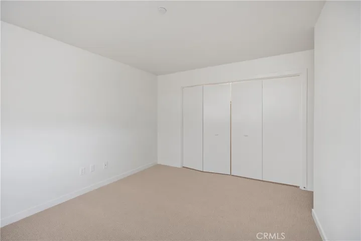 Bed 4 full size closet