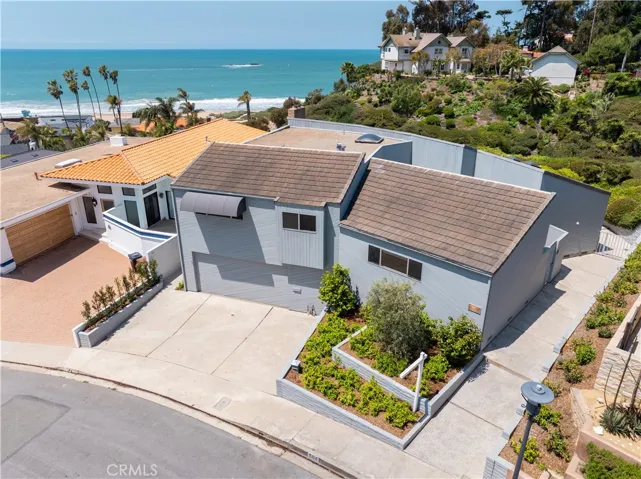 Welcome to  the Coolest OG home in S West "Riviera District"