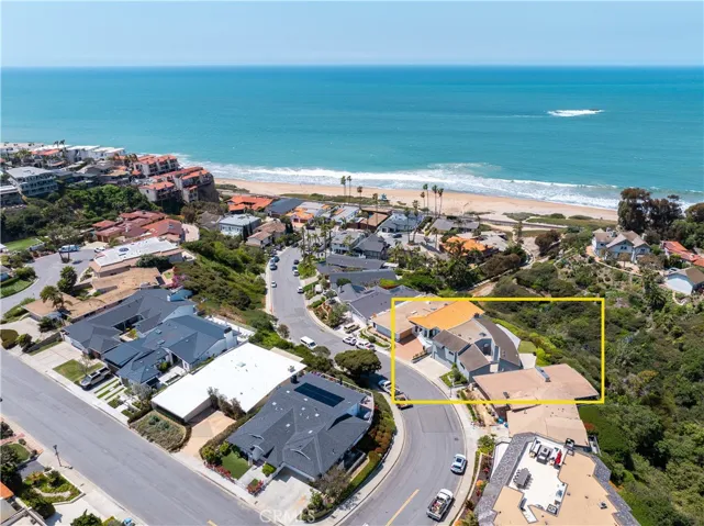 Super close to the beach trail