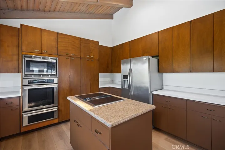 Well designed kitchen ready for entertaining
