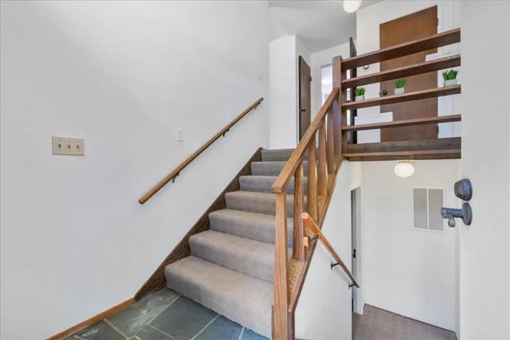 26388 Ginny Lane, Los Altos Hills, California 94022
