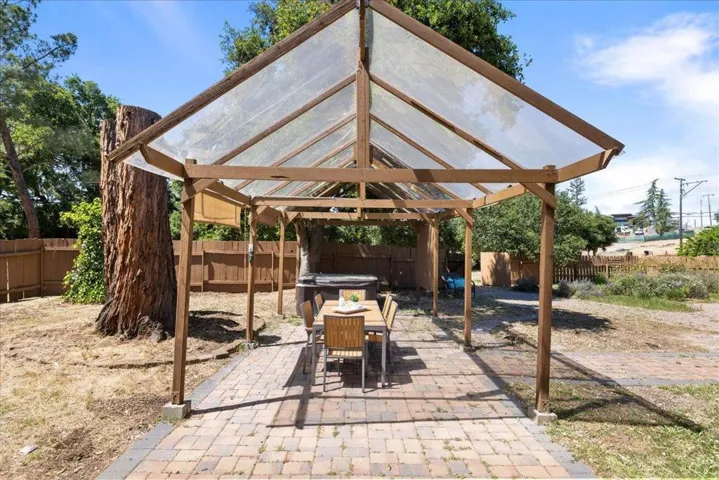 26388 Ginny Lane, Los Altos Hills, California 94022