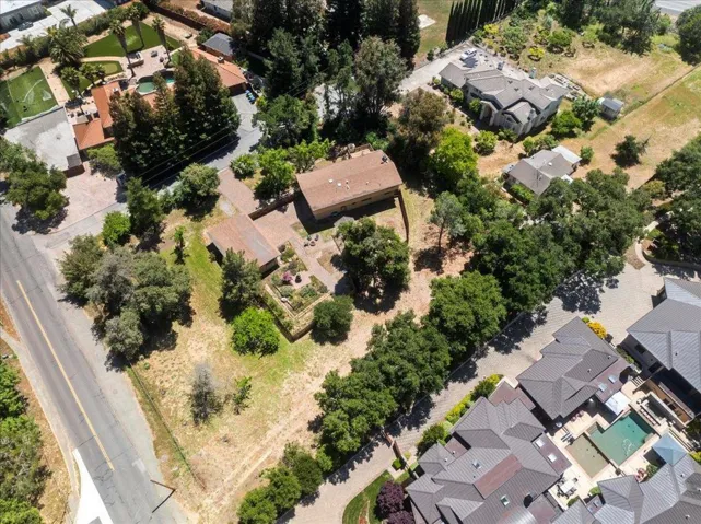 26388 Ginny Lane, Los Altos Hills, California 94022