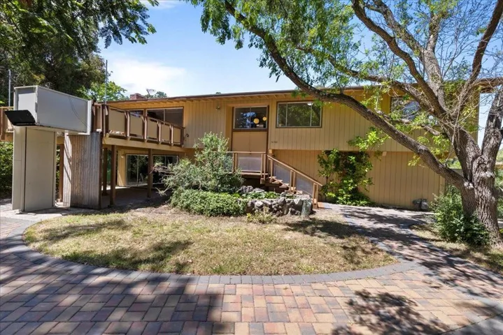 26388 Ginny Lane, Los Altos Hills, California 94022