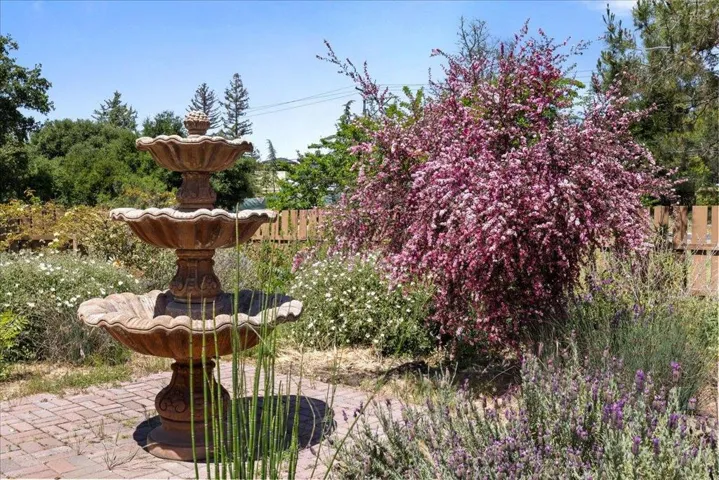 26388 Ginny Lane, Los Altos Hills, California 94022