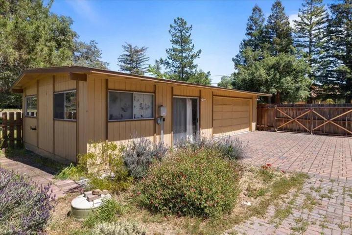26388 Ginny Lane, Los Altos Hills, California 94022