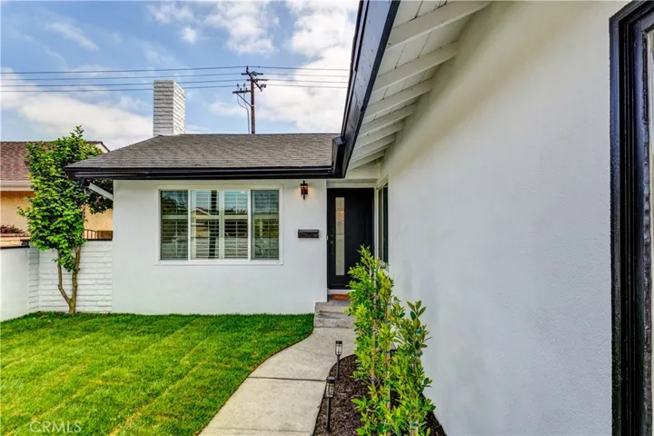 Private/gated entry courtyard.