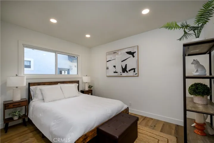 Second bedroom.