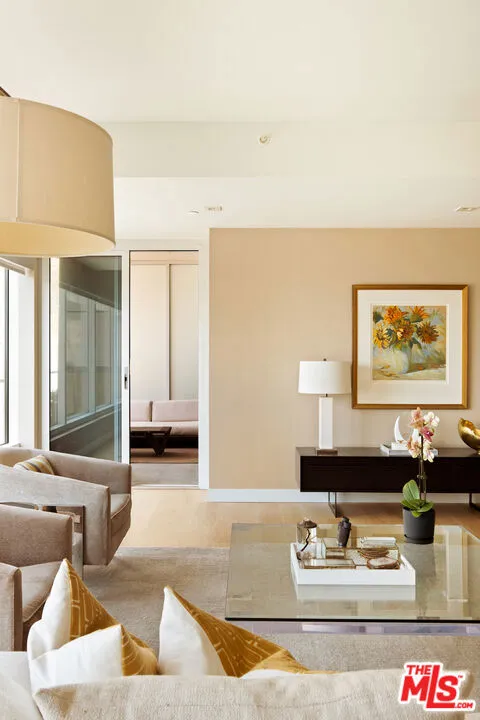 6250 Hollywood Boulevard 8m, Los Angeles, California 90028 home-pic-13