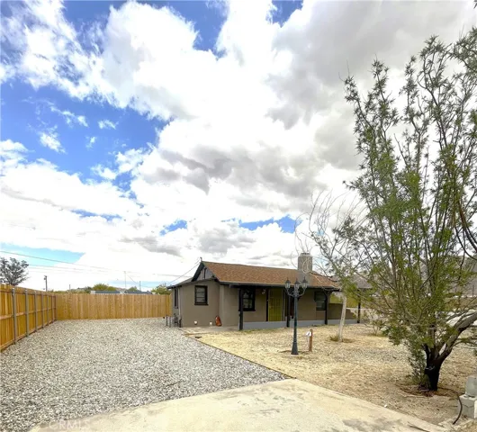 6623 La Luna Avenue, 29 Palms, California 92277