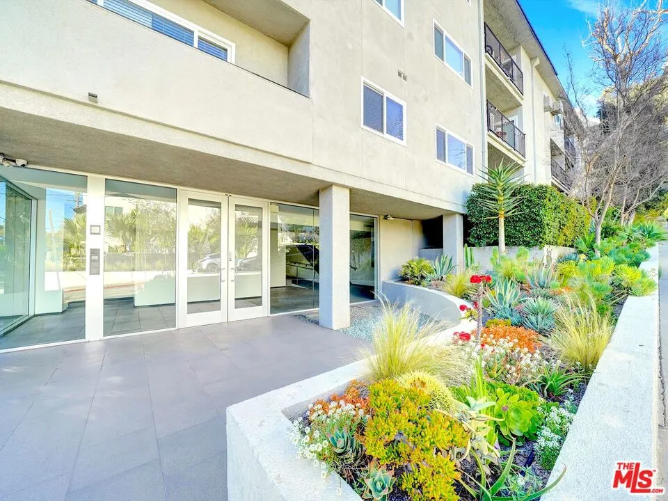 9005 Cynthia Street 412, West Hollywood, California 90069 home-pic-25