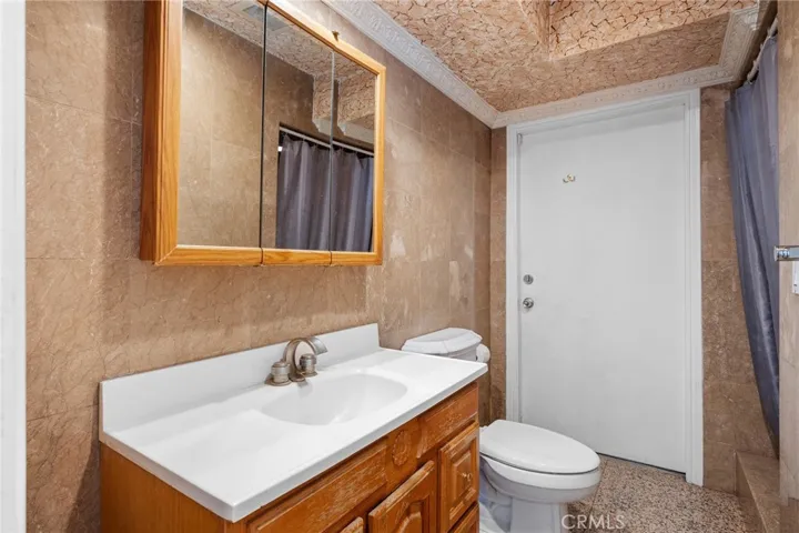 7980 Hollywood Way, Sun Valley, California 91352