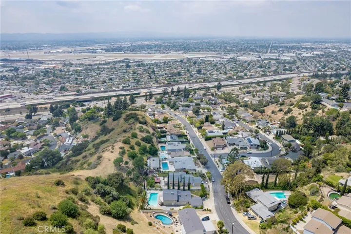 7980 Hollywood Way, Sun Valley, California 91352