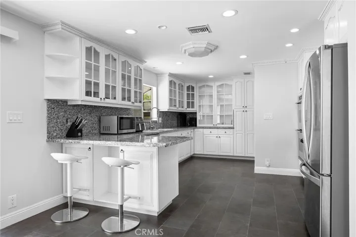 7980 Hollywood Way, Sun Valley, California 91352