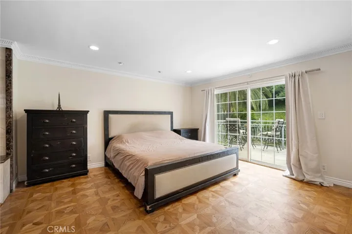 7980 Hollywood Way, Sun Valley, California 91352